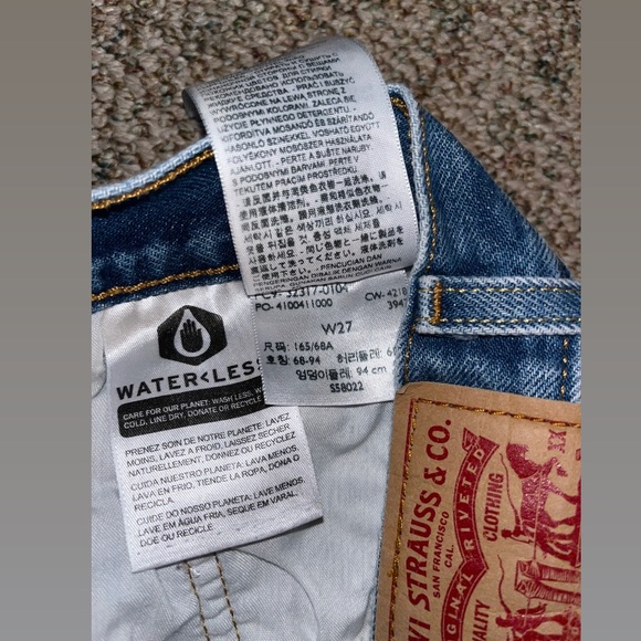 Levi’s 501 Jean Shorts - Picture 4 of 4